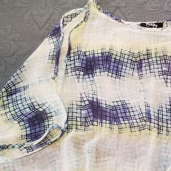 By & By sheer butterfly style shirt - Picture 5 of 8